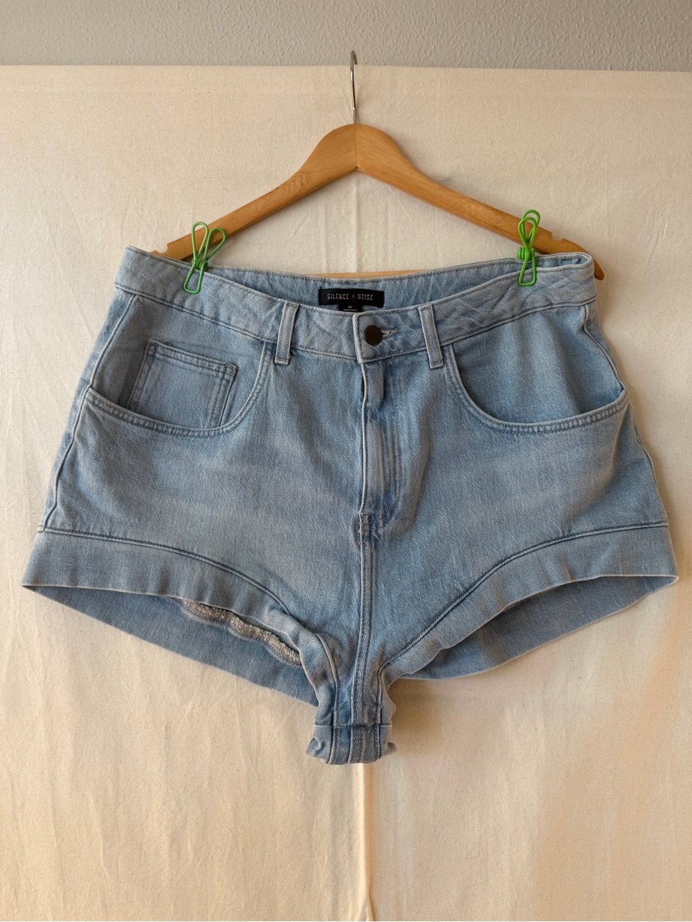3/$20 Silence + Noise Light Blue Denim High-Rise Hot Shorts